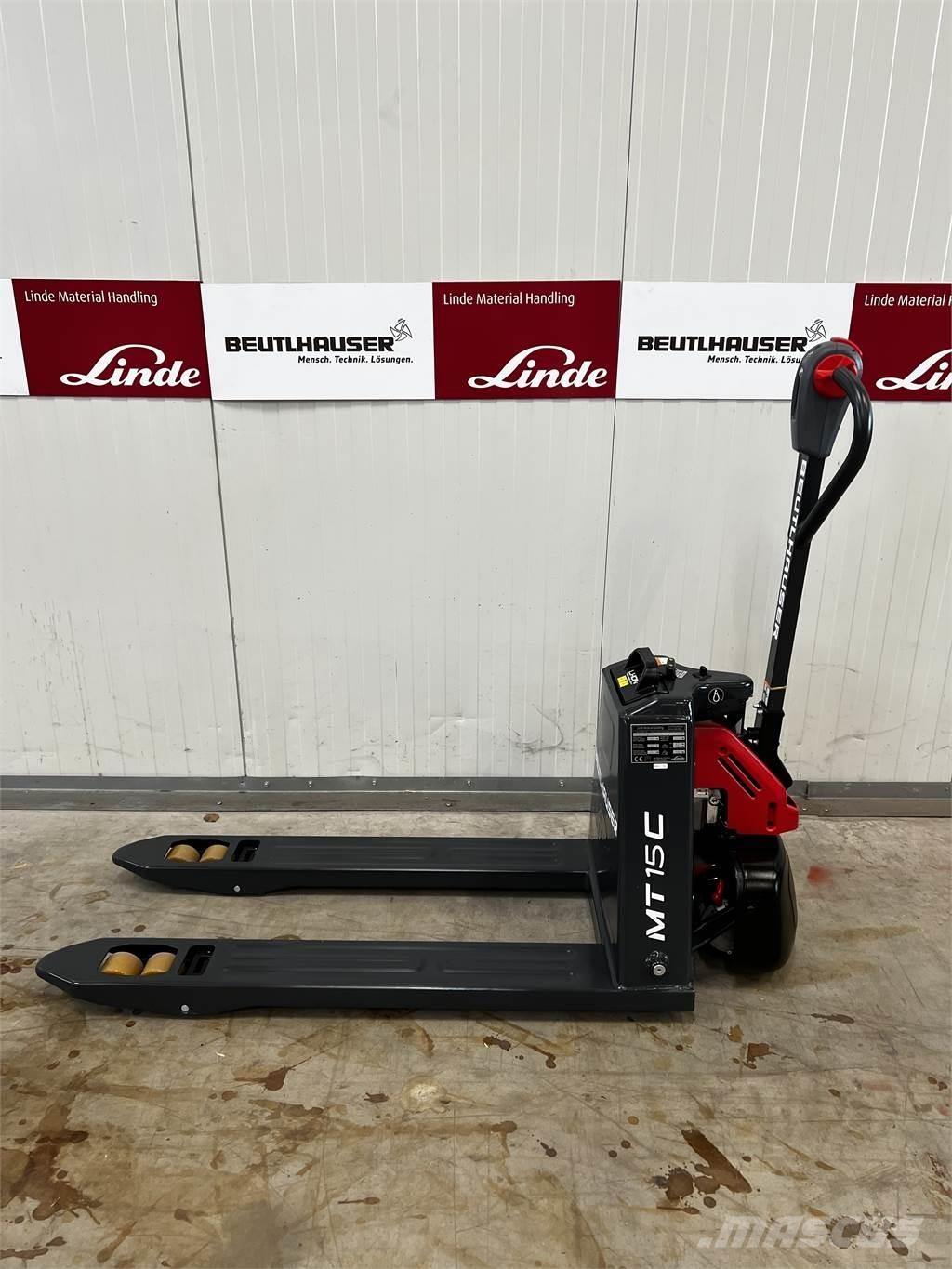 Linde MT15C Pedestrian stacker