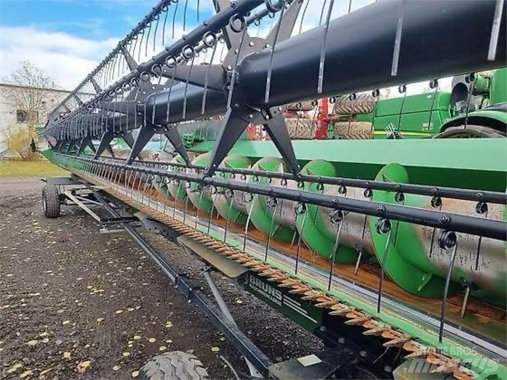 John Deere S 685 i Combine harvesters