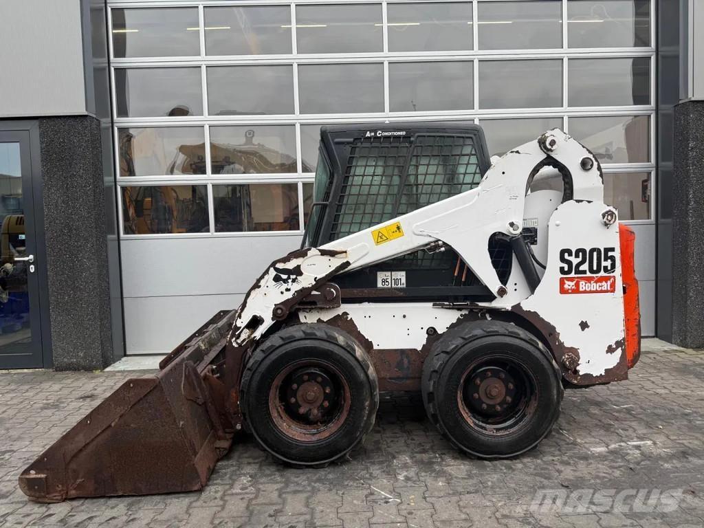 Bobcat S205 Skid steer loaders