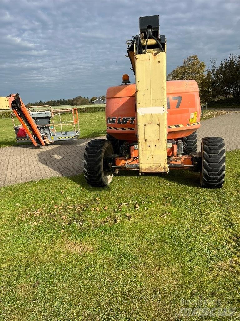 JLG 600 AJ Articulated boom lifts