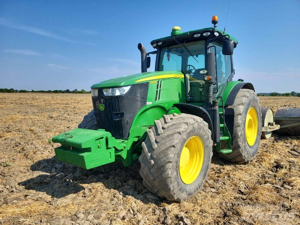 John Deere 7200 R Tractors