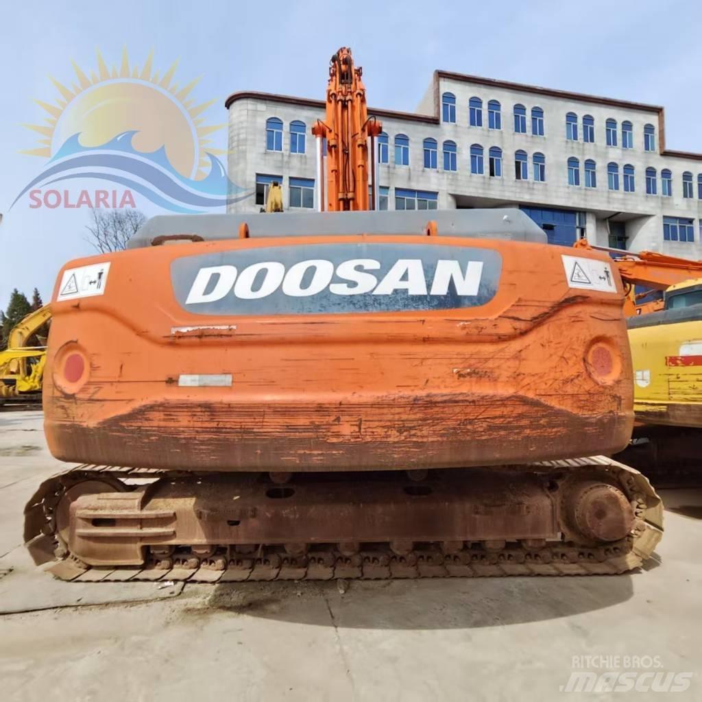 Doosan DX 300 LC Crawler excavators
