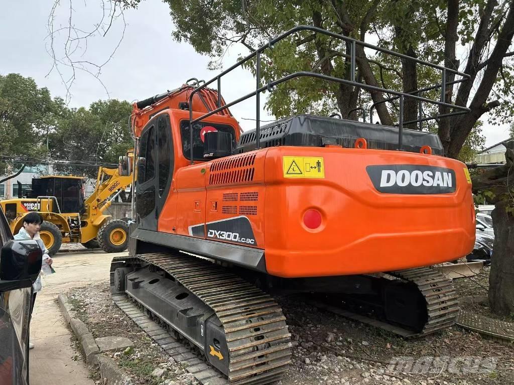 Doosan DX 300 Crawler excavators
