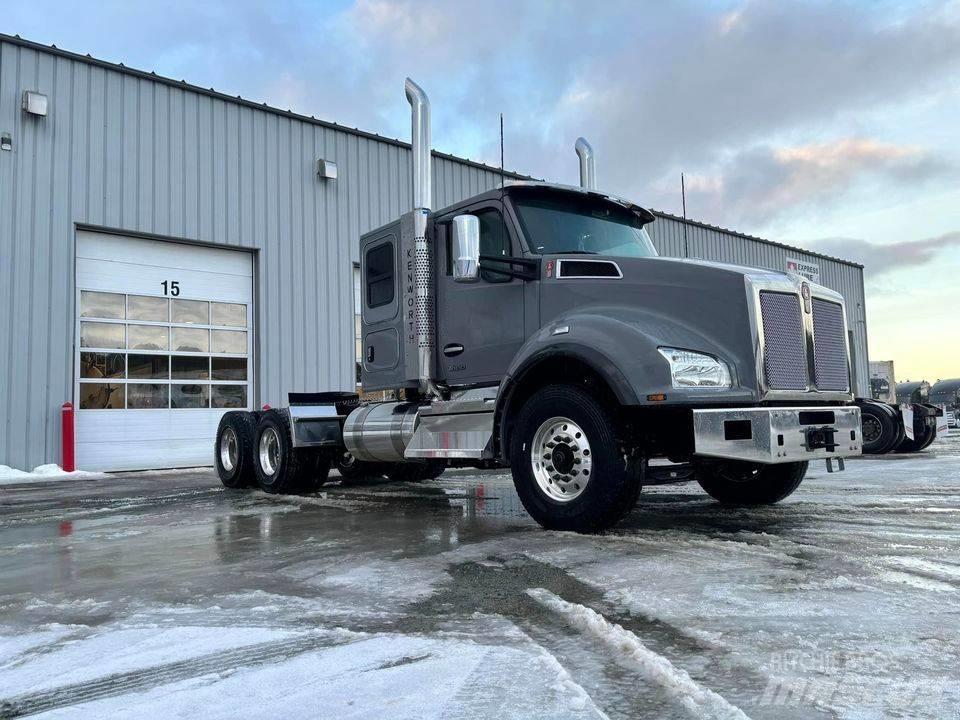 Kenworth T 880 Prime Movers