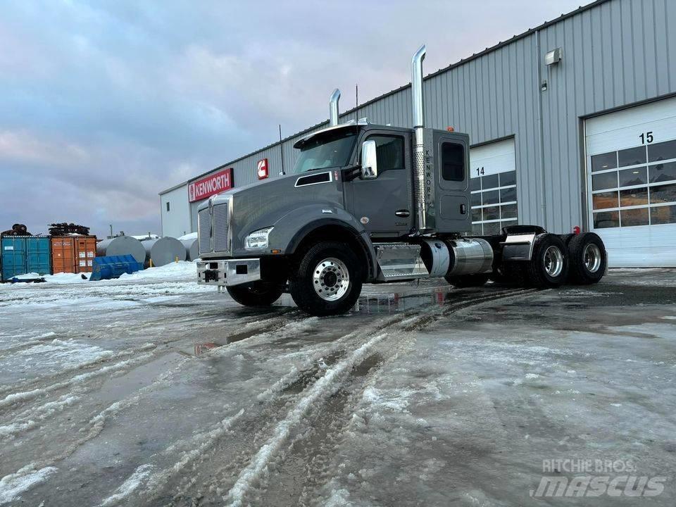 Kenworth T 880 Prime Movers