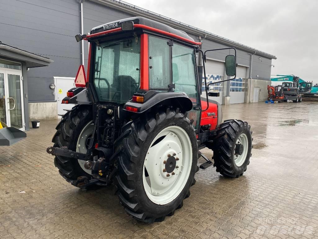 Valtra 700-4 Tractors