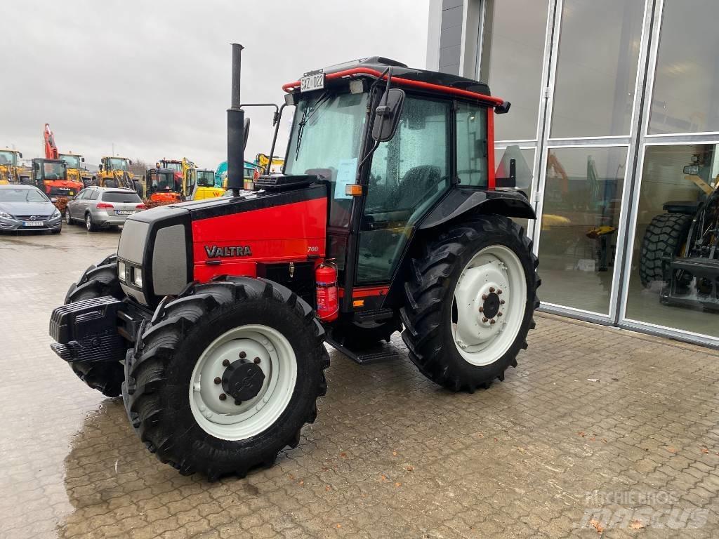 Valtra 700-4 Tractors