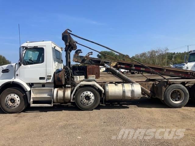 Volvo VHD Demountable trucks