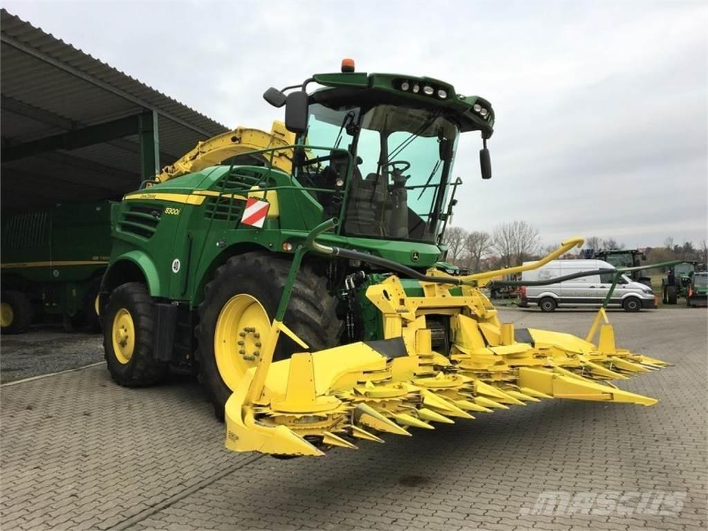 John Deere 8300i Forage harvesters