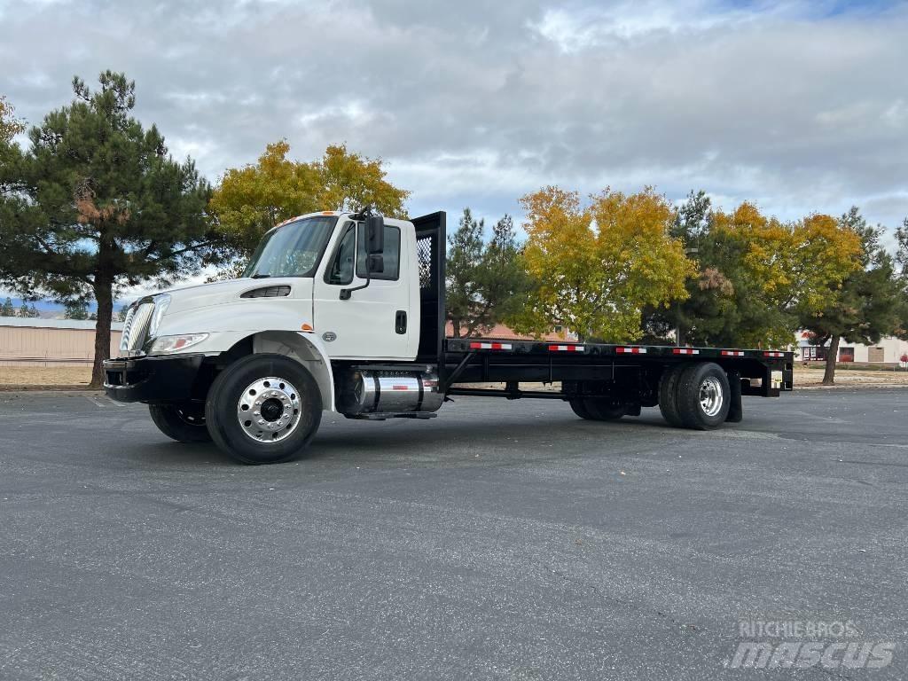 International 4300 Flatbed / Dropside trucks
