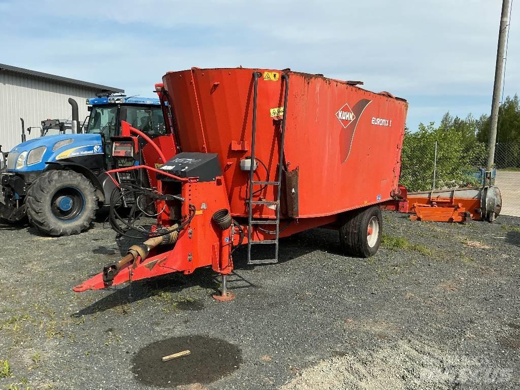 Kuhn EuroMix I Feed mixer