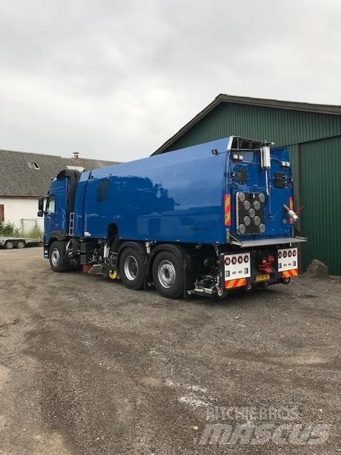 Volvo FM 500 Sweeper trucks