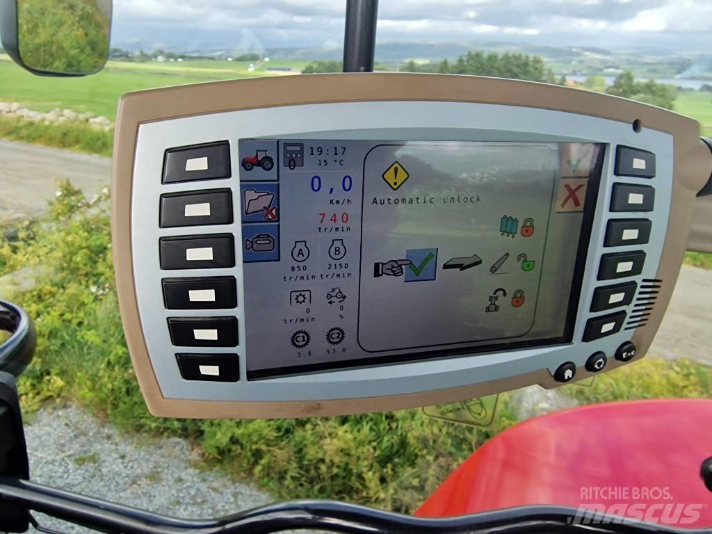 Massey Ferguson 7718 Tractors