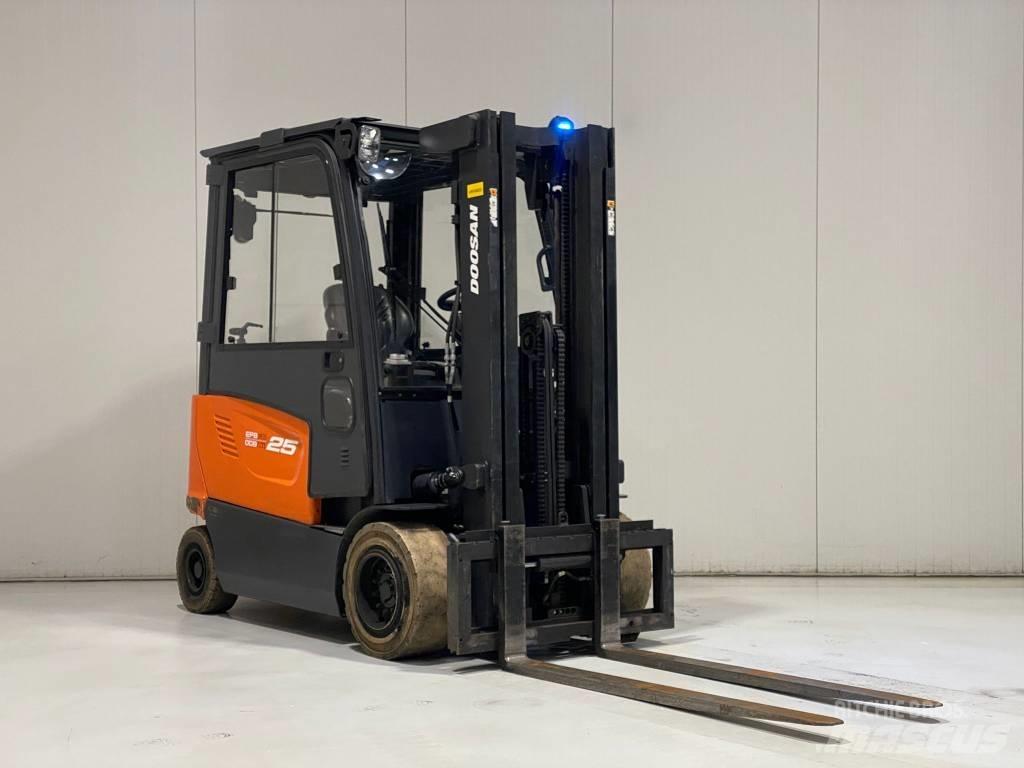 Doosan B25X-7 Electric forklift trucks