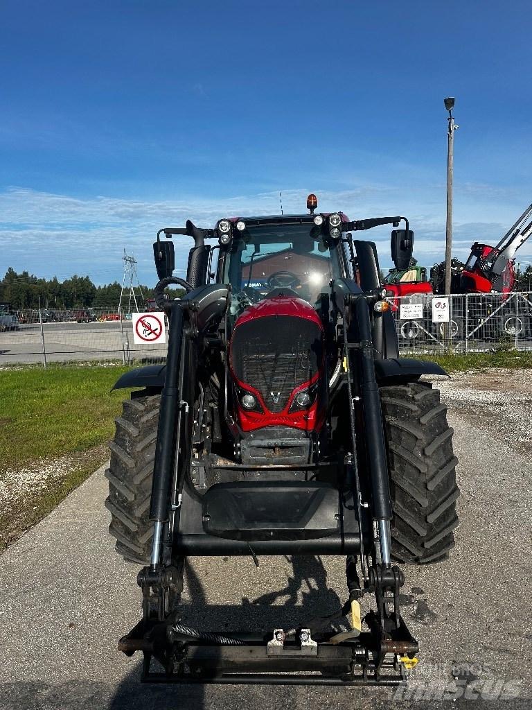 Valtra N 114 E Tractors