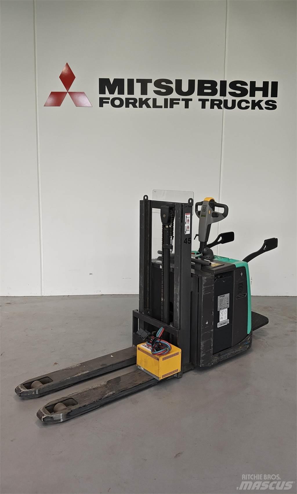 Mitsubishi PBV20PD Low lift with platform