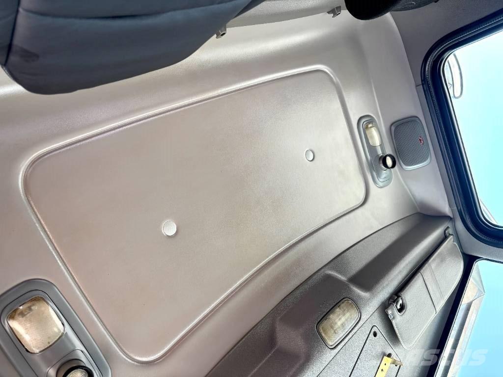 Peterbilt 389 Prime Movers