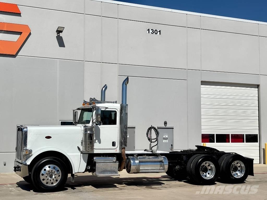 Peterbilt 389 Prime Movers