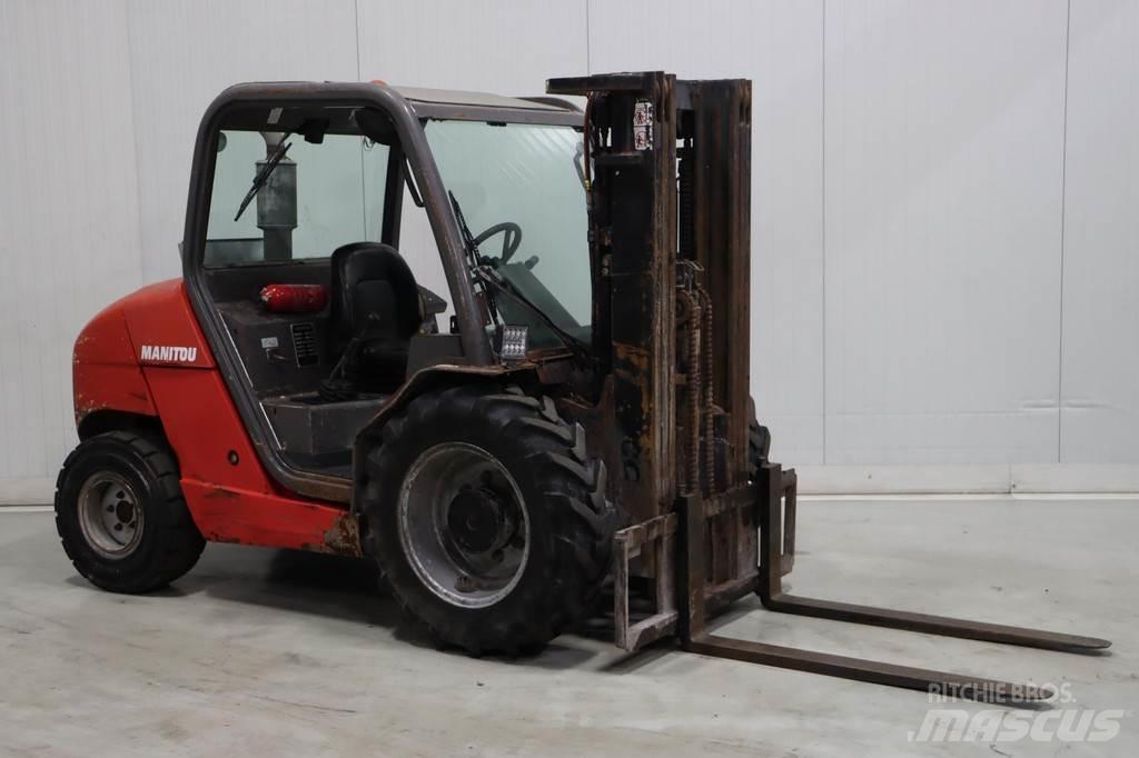 Manitou MH25-4T Diesel trucks