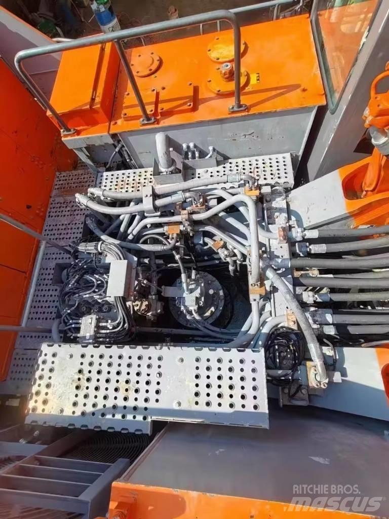 Hitachi EX 1200 Crawler excavators