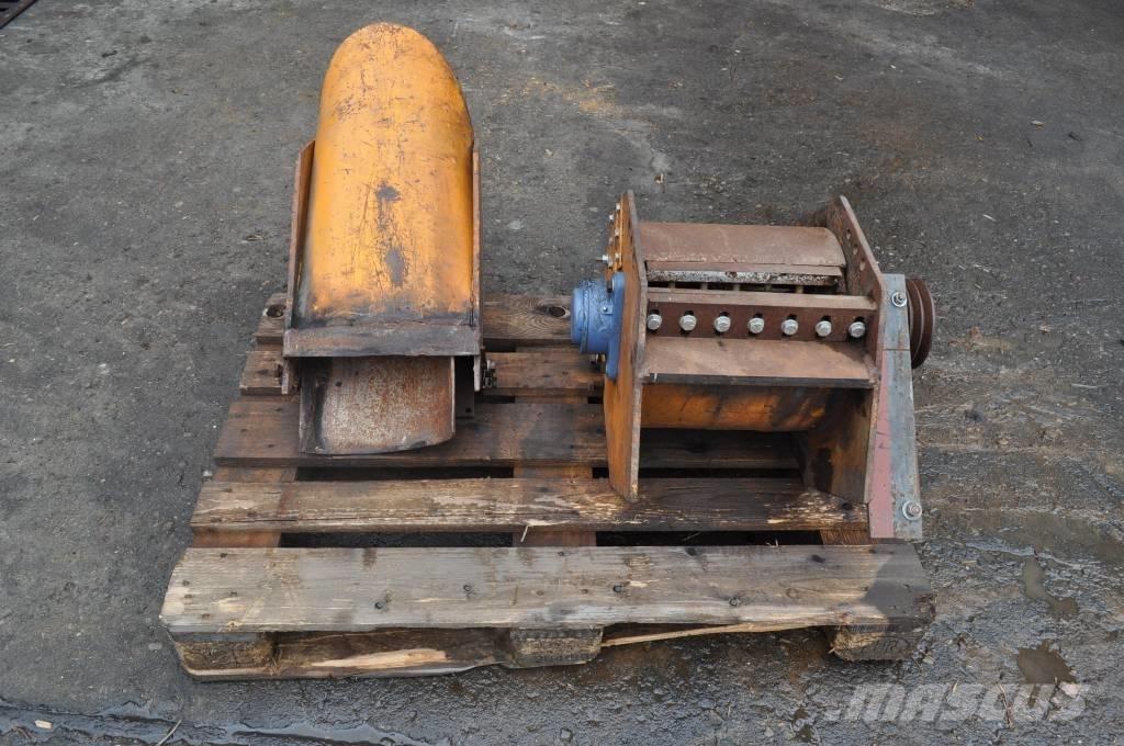  Rębak bębnowy Wood splitters and cutters