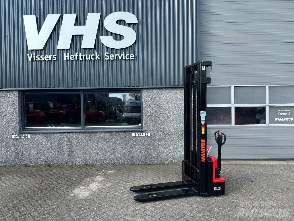 Manitou ES 112 Easy Pedestrian stacker