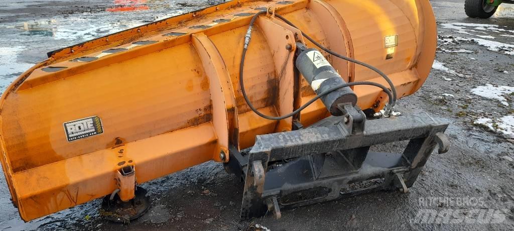 Rote Alueaura AA320 Snow blades and plows