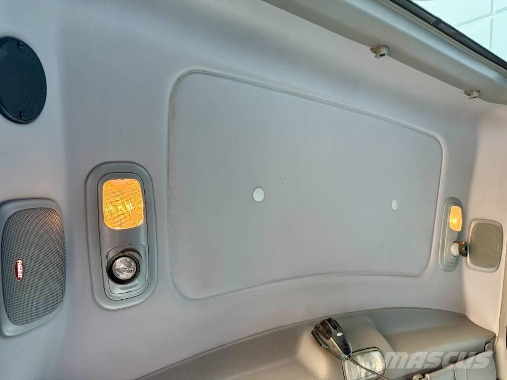 Peterbilt 389 Prime Movers