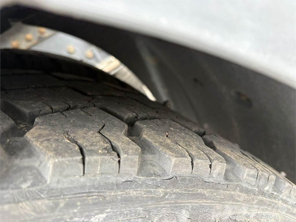 Scania R 12 L Chassis Cab trucks