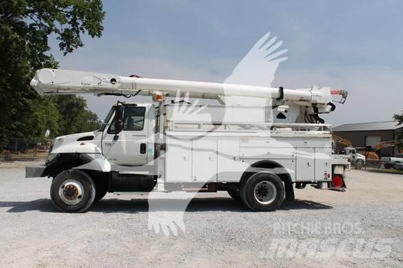 Altec AM855 Truck mounted platforms