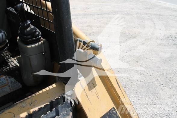 CAT 226 Skid steer loaders