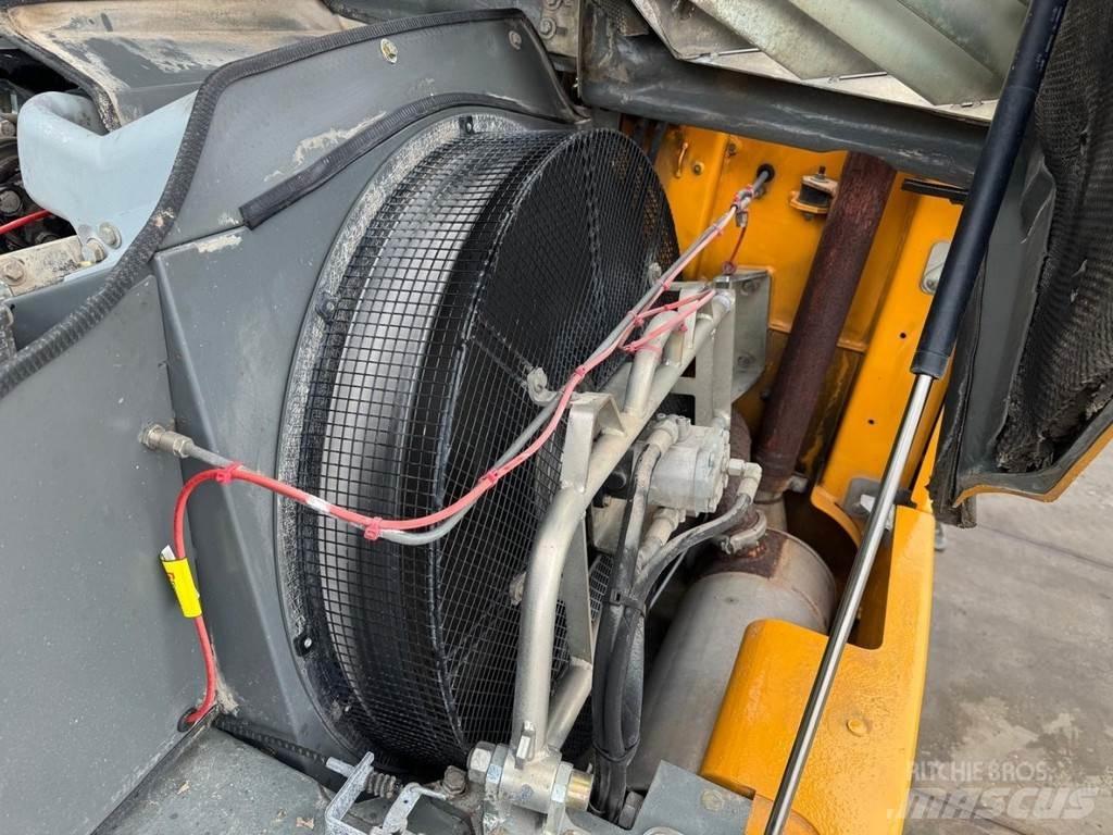 Liebherr A 316 Waste / industry handlers