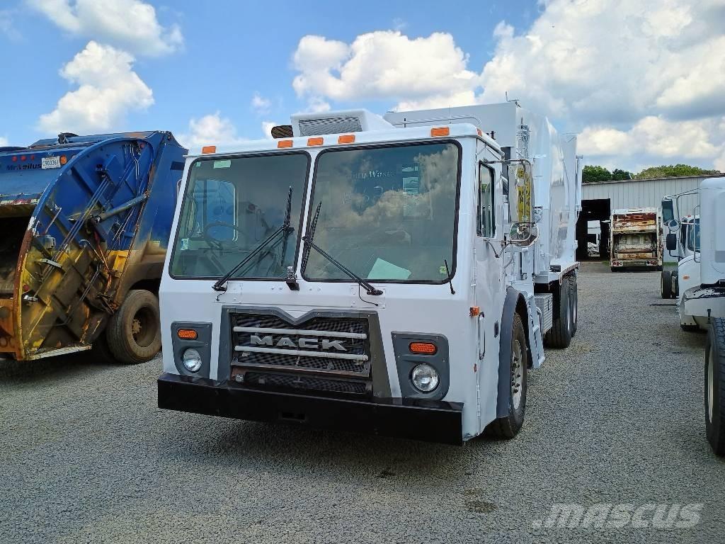 Mack LEU Waste trucks