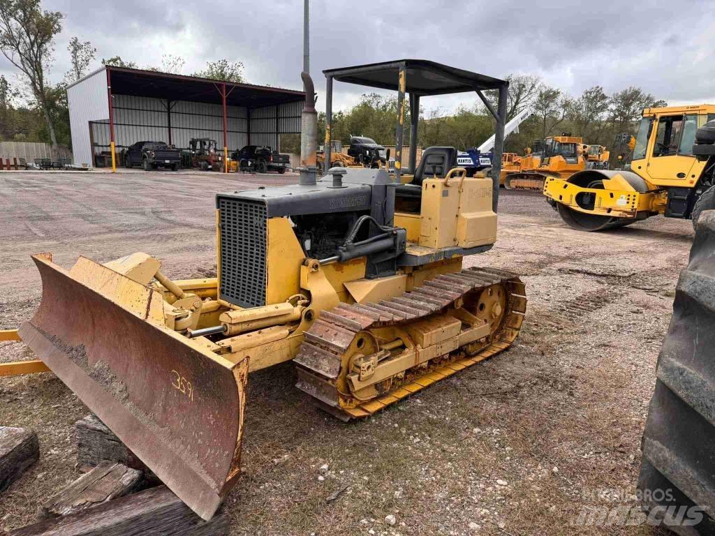 Komatsu D 21 P-5 Crawler dozers