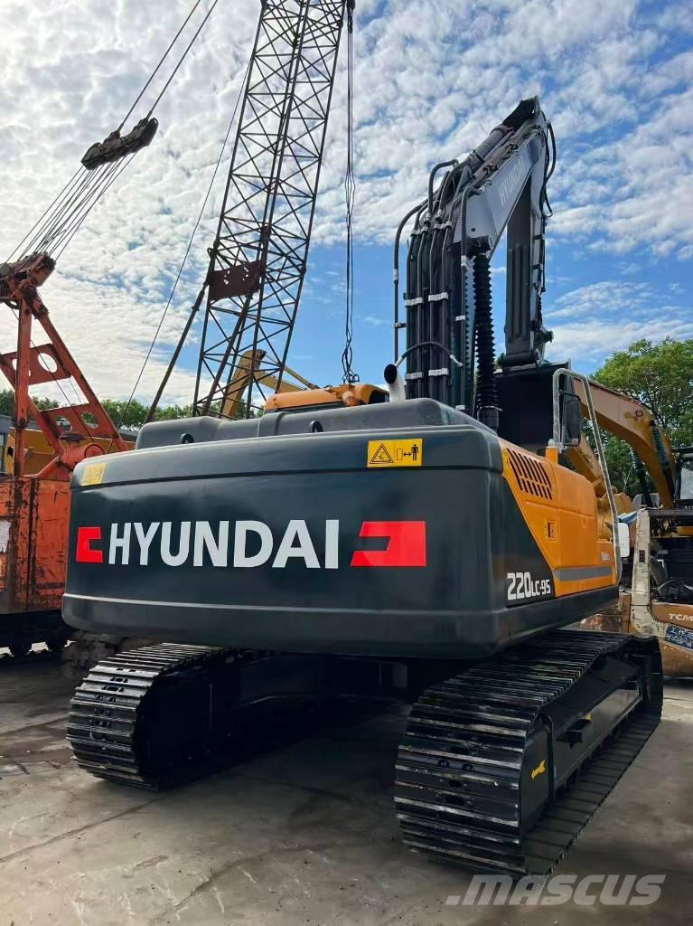 Hyundai R220LC-9S Mini excavators  7t - 12t