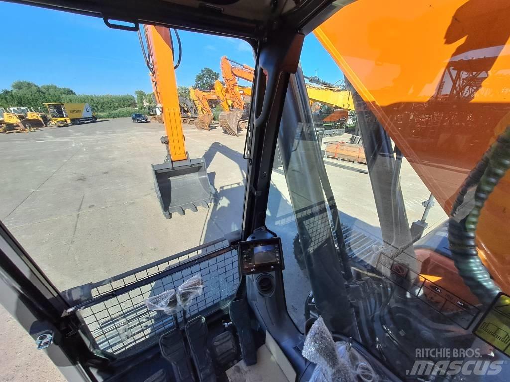 Develon DX300LC-7M Crawler excavators