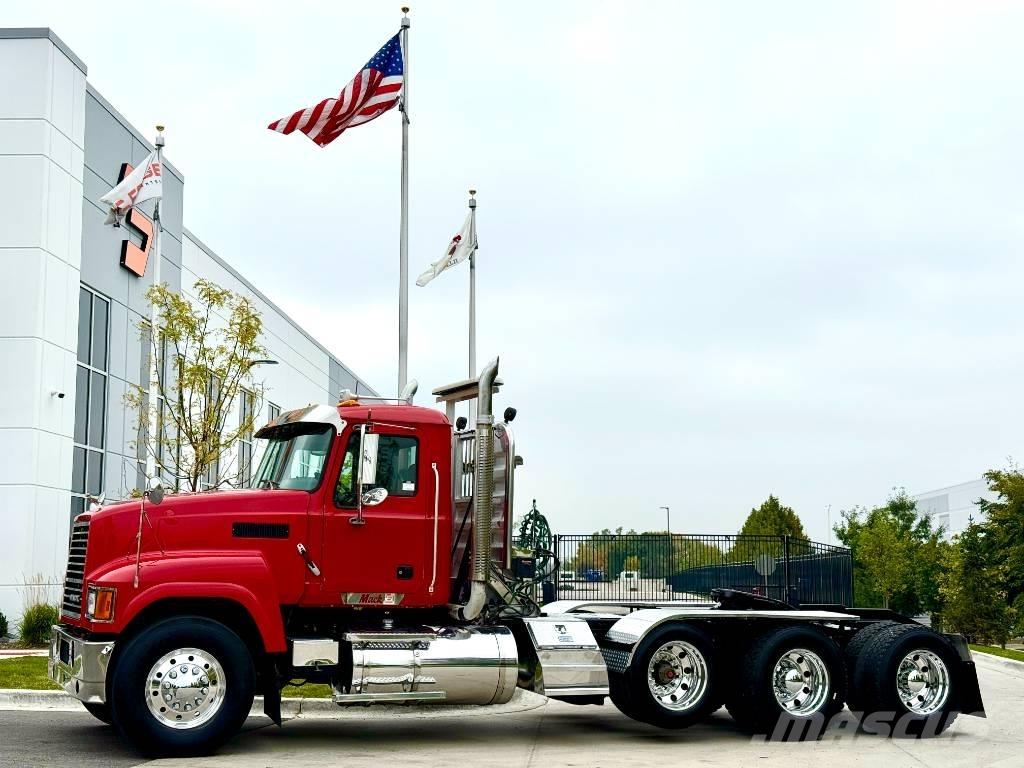 Mack CHU 613 Prime Movers