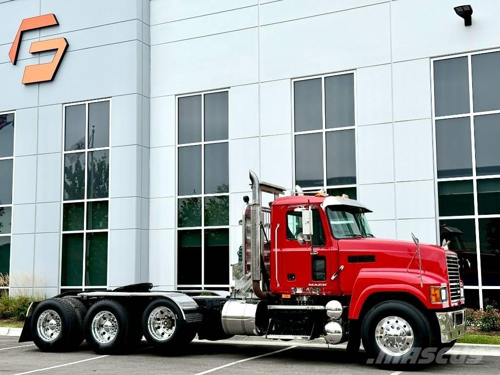 Mack CHU 613 Prime Movers