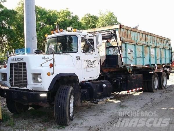 Mack RD 686 S Waste trucks