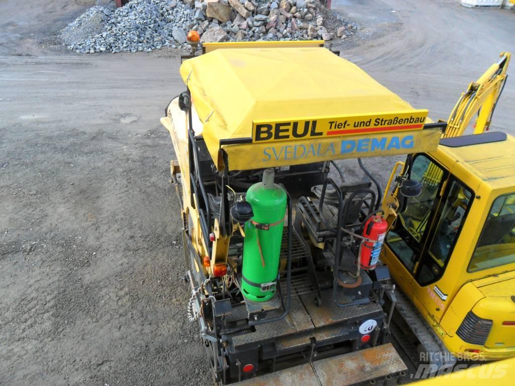 Demag DF 65 P Asphalt pavers