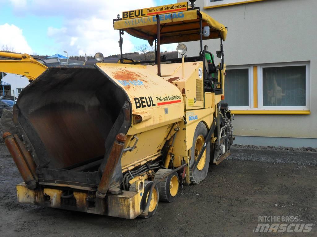 Demag DF 65 P Asphalt pavers