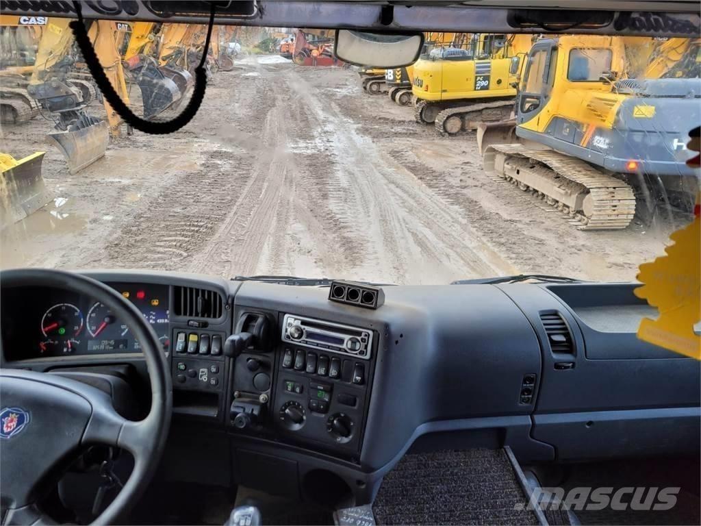 Scania R420 8x4 Skip bin truck