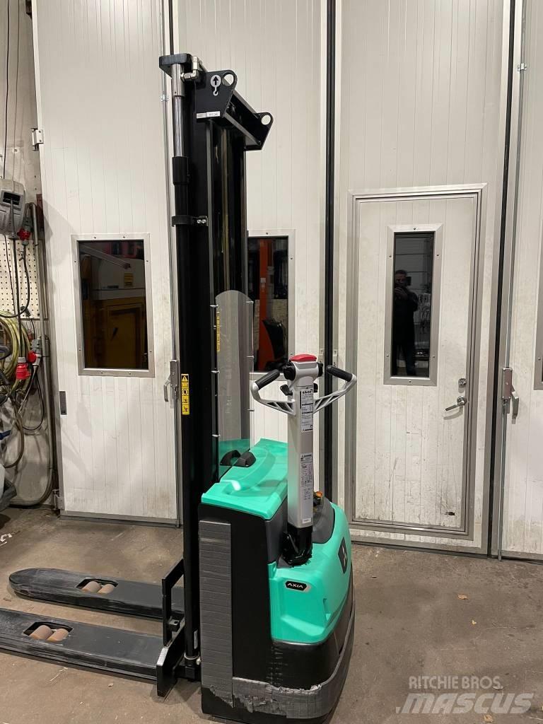 Mitsubishi SBP12N3 Pedestrian stacker