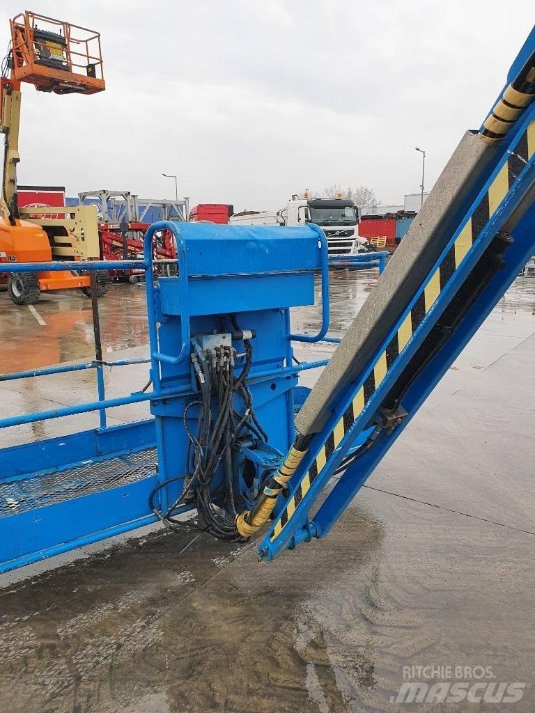 Genie Z-80/60 Articulated boom lifts