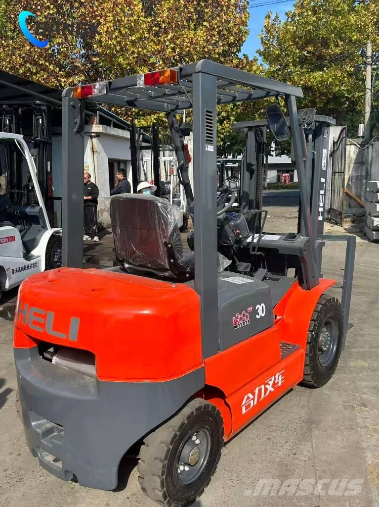 Heli CPC 30 Diesel trucks