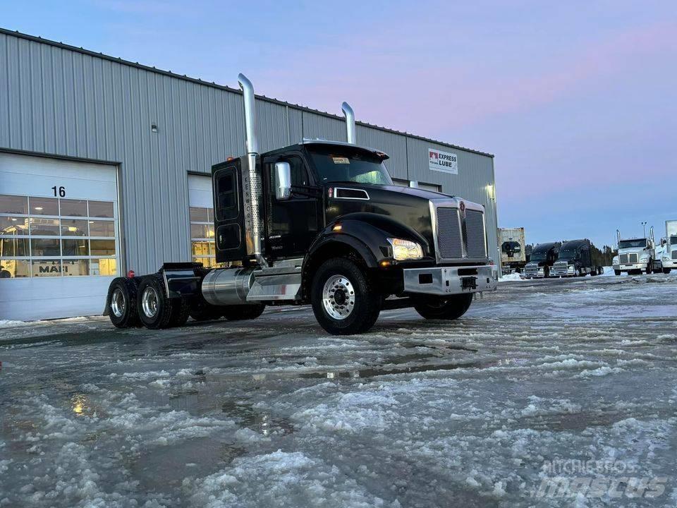 Kenworth T 880 Prime Movers