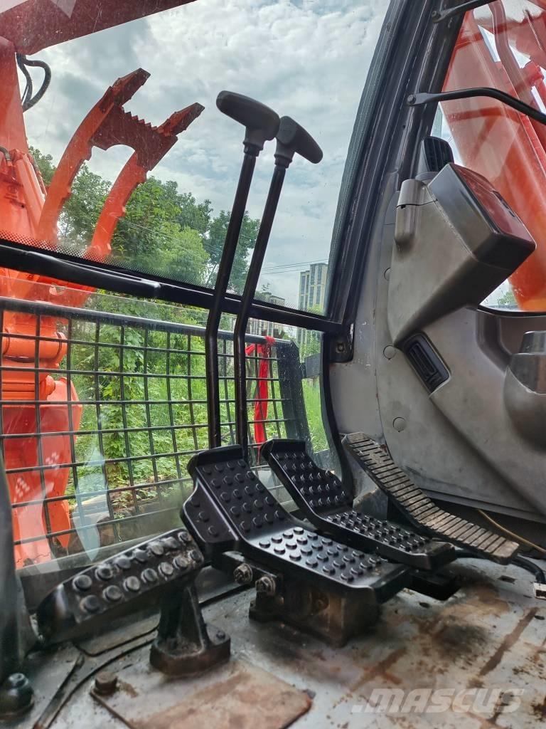 Hitachi EX 200-5 Crawler excavators