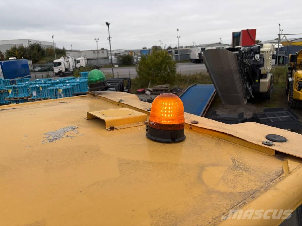 Komatsu HM300-3 Articulated Haulers