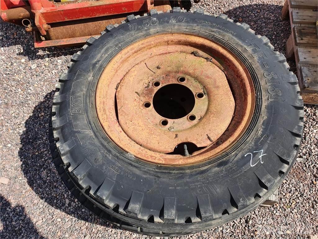 BKT 7.5-20 Tyres, wheels and rims