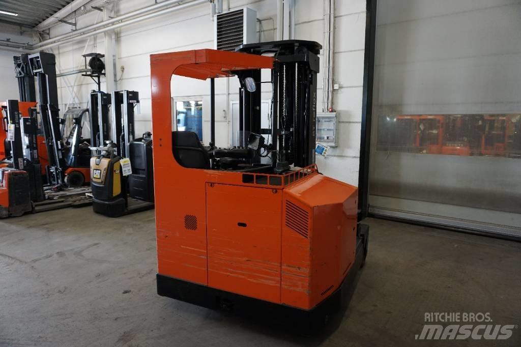 Toyota FRE270 4-way reach truck